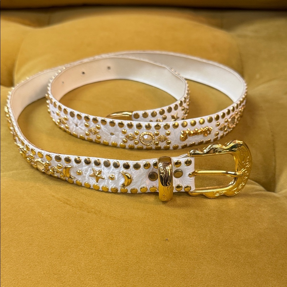 Kippys White and Gold Studded Belt